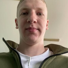Вадим, 22, Алзамай