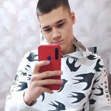 Геннадий, 19, Белогорск (Амурская область)