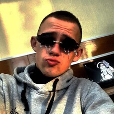 Валентин, 20, Красновишерск