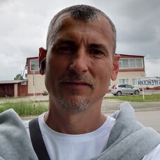 Петя, 47, Артём