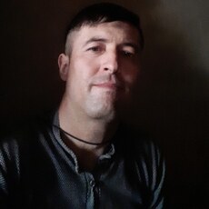 Толя, 39, Дно