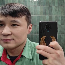 Илья, 28, Енакиево