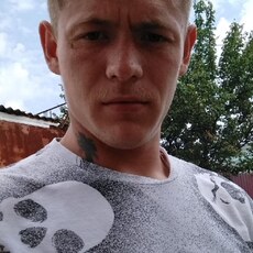 Валерий, 24, Молодогвардейск