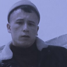 Слава, 25, Николаевск