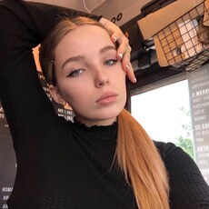 София, 22, Трёхгорный