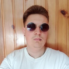 Гриша, 20, Иловайск