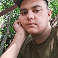 Лёня, 23, Алупка