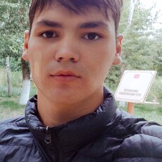 Александр, 22, Николаевка
