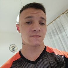 Серёга, 24, Волжский