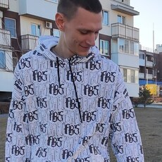 Лёня, 28, Челябинск