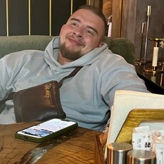 Адриан, 23, Саяногорск