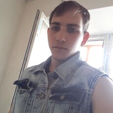 Олег, 23, Камбарка