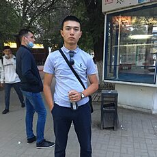 Ратмир, 24, Северск (ДНР)