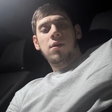 Василий, 24, Амвросиевка
