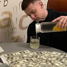 Виктор, 21, Снежногорск
