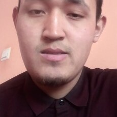 Оскар, 26, Соледар