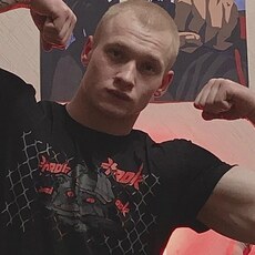 Радомир, 22, Гатчина
