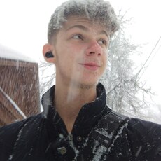 Лаврентий, 25, Клин
