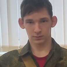 Лев, 19, Приозерск