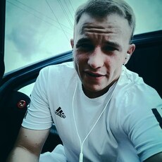Артур, 25, Курахово