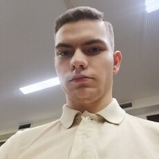 Адриан, 22, Волосово