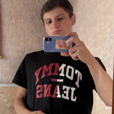 Арсений, 26, Ясиноватая