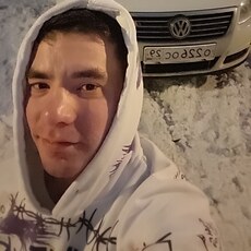 Геннадий, 28, Удачный