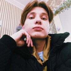 Валера, 21, Салехард