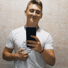 Родион, 23, Болотное