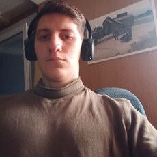Яша, 22, Кириши