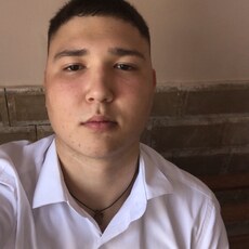 Нестор, 23, Партизанск