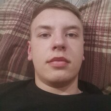 Антон, 20, Алешки