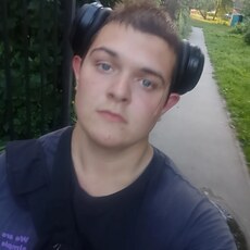 Владимир, 21, Партизанск