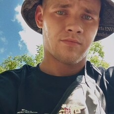 Олег, 25, Красный Лиман