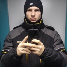 Лёня, 28, Кириши