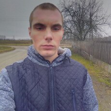 Адам, 28, Козловка