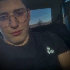 Владлен, 25, Кремёнки