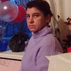 Кира, 46, Холм