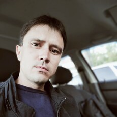 Лев, 36, Алзамай