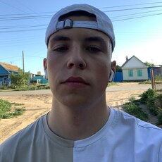 Савелий, 24, Удомля