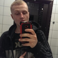 Юрий, 28, Амвросиевка